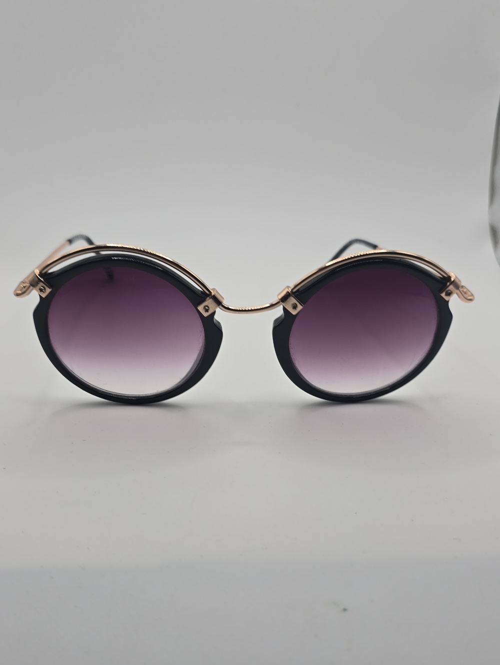 Classic Round Women's Sunglasses in Black with Purple Gradient Lenses